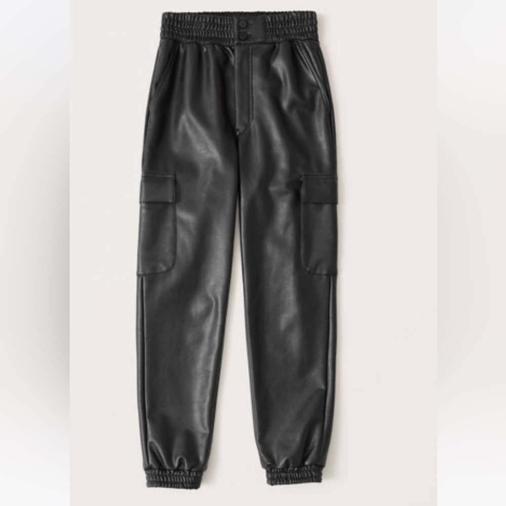 Abercrombie & Fitch Vegan Leather Cargo Joggers Black size Medium
